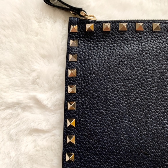 NEW Authentic Valentino Rockstud Leather Pouch - Picture 6 of 10